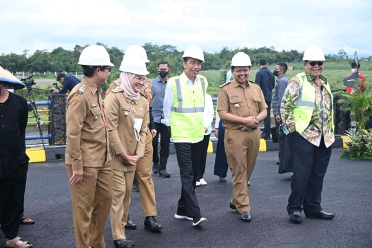 Presiden Joko Widodo Resmikan Bendungan Sadawarna Bupati Nina Agustina: Siap Tingkatkan Produksi Padi Indramayu 