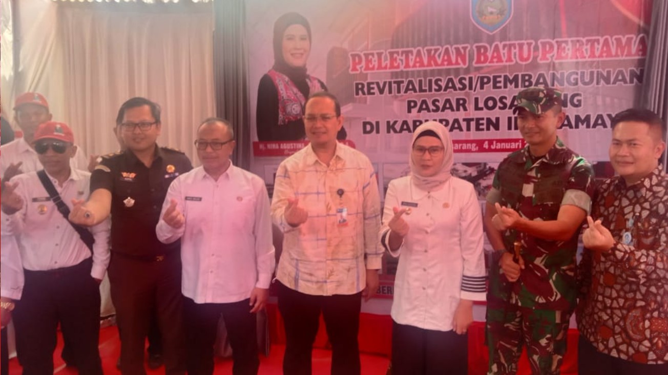 Launching Peletakan Batu Pertama Revitalisasi Pasar Daerah Losarang Oleh Bupati Indramayu Hj Nina Agustina