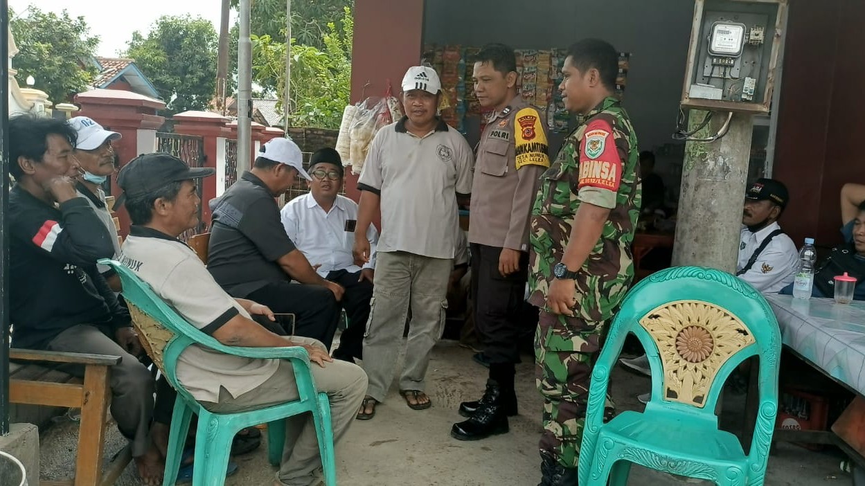 Perkuat Sinergitas, TNI – Polri di Kecamatan Lelea Gelar patroli Dialogis