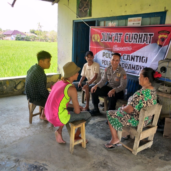 Bangun komunikasi Dua Arah, Polsek Cantigi Gelar Jumat Curhat di Desa Panyingkiran Lor