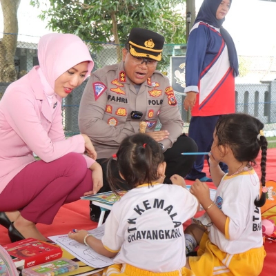 Kapolres Indramayu Menghadiri Lomba Mewarnai Tingkat Sekolah TK Kemala Bhayangkari se-Cabang Indramayu.