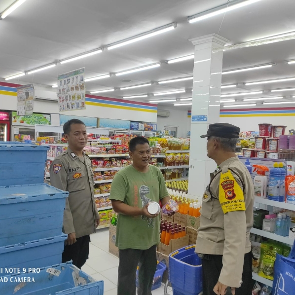 Jaga Kondusifitas Kamtibmas, Polsek Anjatan Patroli ke Sejumlah Minimarket