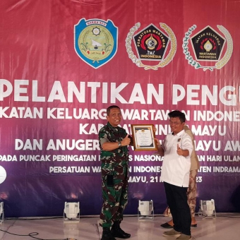 Dandim 0616/IndramayuLetkol Arm Andang Radianto,S.A.P Dapat Penghargaan Pendukung Swasembada Pangan