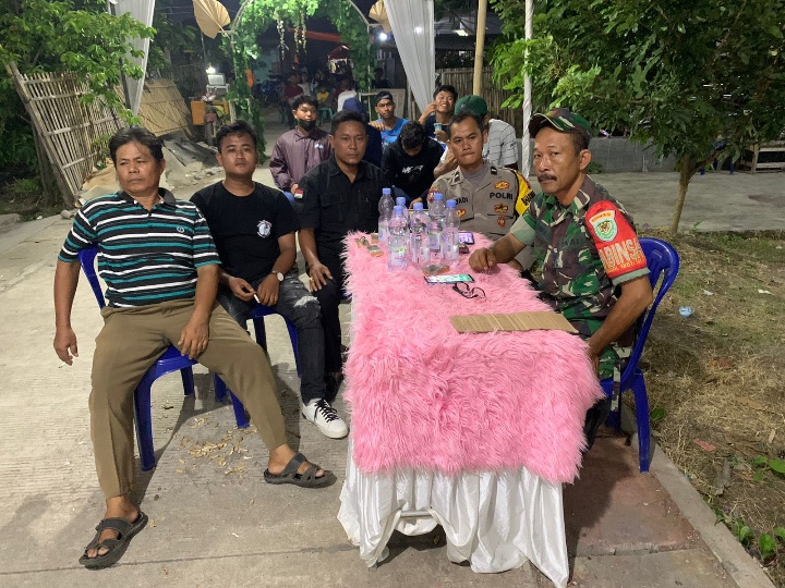 Soliditas TNI-Polri di Kecamatan Indramayu Gelar Patroli Bersama