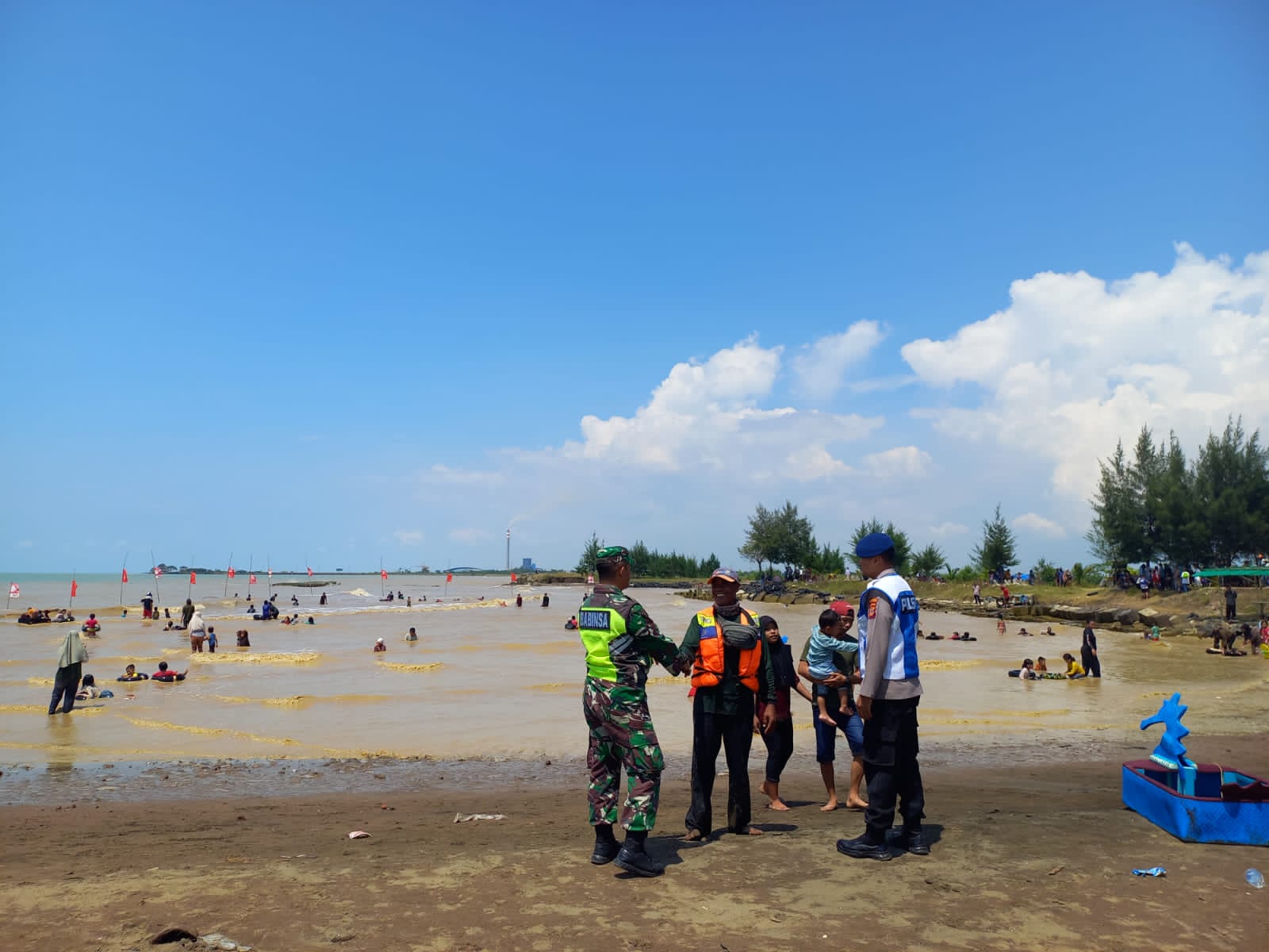 Kepolisian Sektor Sukra Tingkatkan Patroli di Objek Wisata Pantai Ujunggebang 