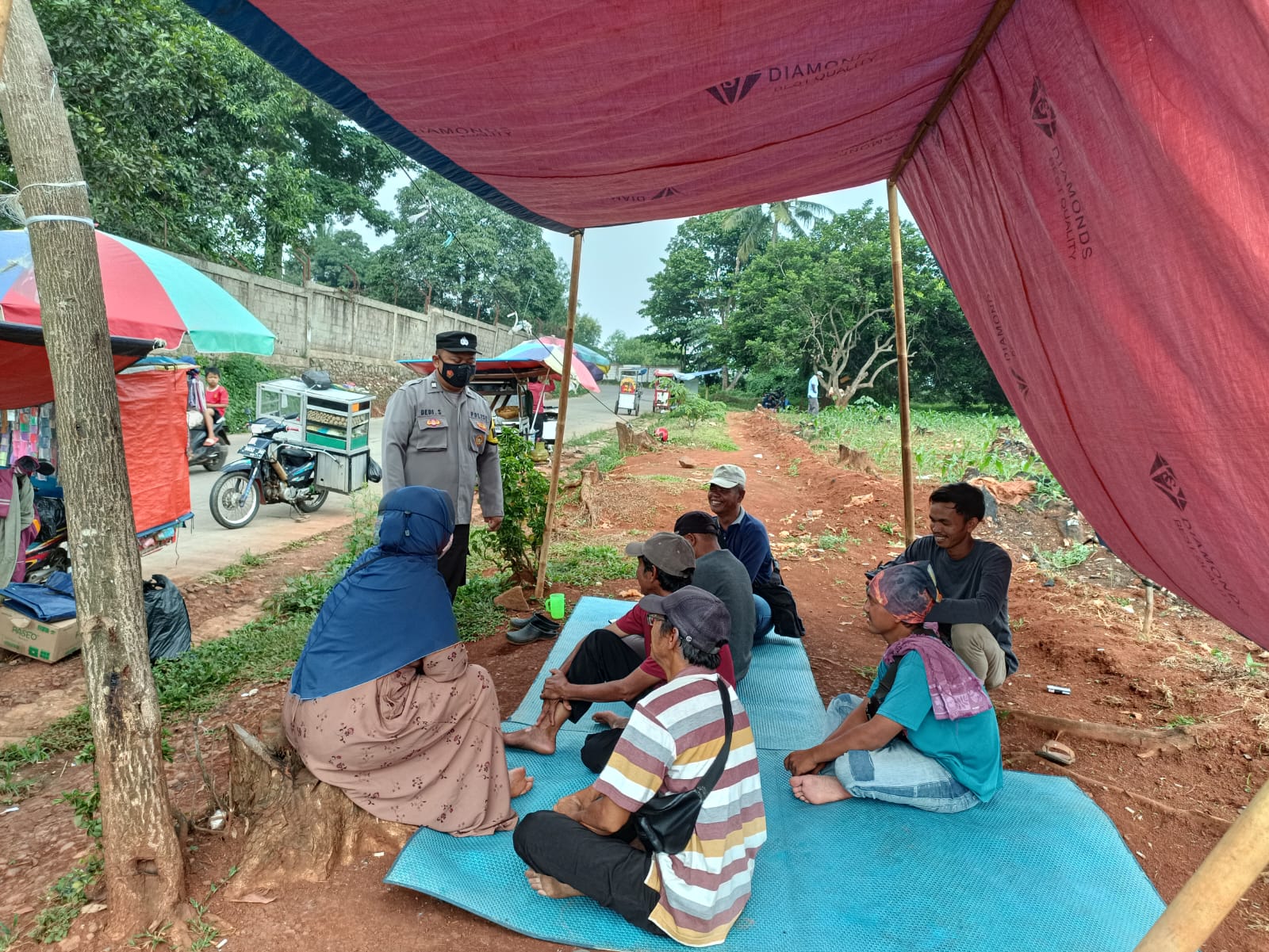 Dekatkan Polisi dengan Masyarakat, Bhabinkamtibmas Desa Cikopo Getol Menyambangi Warga Binaannya