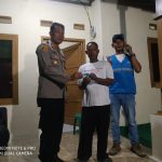 Polsek Tukdana dan PLN ULP Cikedung Kerjasama Berikan Bantuan Pemasangan Listrik Kepada Warga Kurang Mampu di Desa Kerticala