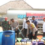 Polsek Karangampel Salurkan Bantuan Air Bersih kepada Warga Blok Tegalampas, Desa Pringgacala