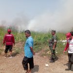 Kapten Inf Daryanto Monitoring Kebakaran Lahan Kosong di Kecamatan Kandanghaur